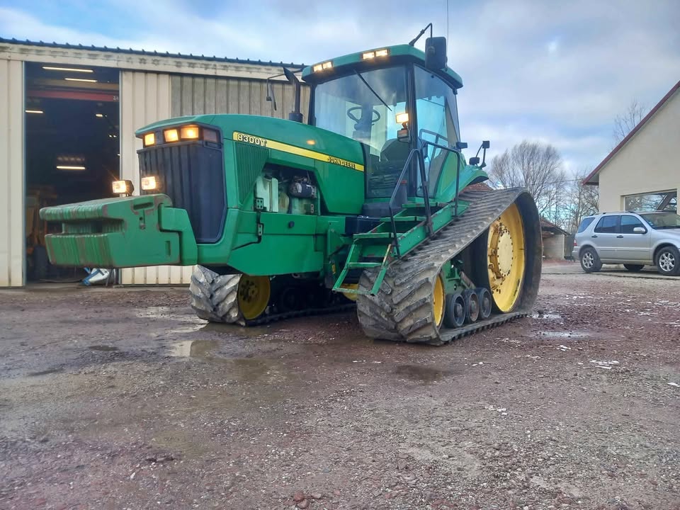 John Deere 8300t